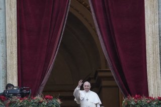 Dans son message urbi et orbi, le pape a rappelé les guerres "oubliées" en Syrie ou au Yémen notamment.