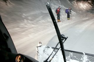 Attention lors des sorties nocturnes en ski (image d'illustration)