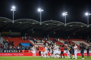 Les joueurs du FC Sion fêtent leur succès avec les supporters