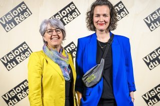 La conseillère fédérale Elisabeth Baume-Schneider a ouvert vendredi soir à Nyon la 54e édition du Festival du film documentaire. A ses côtés, Emilie Bujès, la directrice artistique du festival.