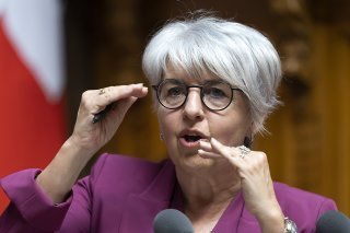 Le National a rejeté mercredi les durcissements sur l'asile réclamés par l'UDC lors d'un débat spécial sur la migrationn en présence de la conseillère fédérale Elisabeth Baume-Schneider.