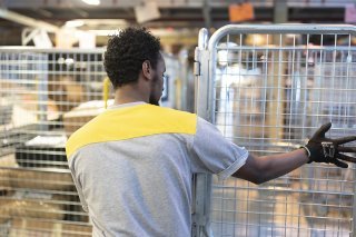 Sur mandat du Parlement, le Conseil fédéral propose d'assouplir l'accès à la formation professionnelle pour les requérants d'asile déboutés et les sans-papiers (image d'illustration).