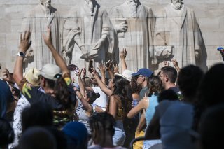 Le public a été nombreux à assister aux concerts, sous le regard imperturbable des statues du Mur des Réformateurs.