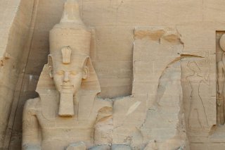 La statue de Ramsès II avait été volée entre la fin des années 1980 et le début des années 1990 (ici la statue du pharaon au temple d'Abou Simbel, archives).