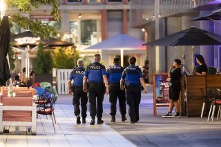 Le dispositif mis en place par la police de Lausanne a permis de maintenir le calme au centre-ville mardi soir.
