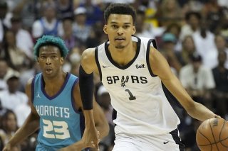 Victor Wembanyama: ses premiers dribbles en NBA.