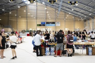 Parmi les nombreuses activités mises sur pied lors des rencontres internationales anti-autoritaires figure un salon du livre avec des éditeurs venus de plusieurs pays.