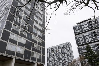 Un homme âgé de 56 ans a été arrêté mardi par la brigade criminelle de Genève dans le cadre de l'enquête portant sur l'incendie mortel du Lignon du 6 juillet. Il conteste être à l'origine du sinistre (illustration).