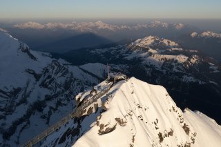 Deux hélicoptères sont venus chercher les touristes bloqués à Glacier 3000 (archives).