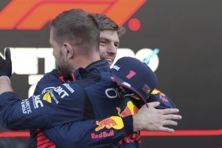 La joie de Verstappen, dont la victoire à Suzuka offre le titre des constructeurs à Red Bull KEYSTONE/AP/Toru Hanai