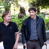 Pour le procureur général, le journaliste (ici avec son avocat) s'est rendu coupable de publication de débats officiels secrets en écrivant dans un article des extraits du rapport d'une commission du Grand Conseil sur l'affaire dite des constructi...