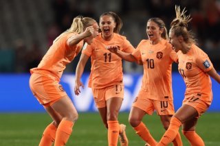 La joie des Néerlandaises après le but de Stefanie van der Gragt (à gauche)
