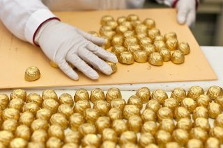 Ces prévisions reposent sur l'hypothèse que les tensions géopolitiques ne s'aggraveront pas et que le moral des consommateurs restera au moins au niveau actuel. (KEYSTONE/Martin Ruetschi)