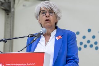 "Notre histoire, nos symboles et notre Constitution fédérale sont là pour absolument tout le monde", a déclaré Mme Baume-Schneider - les jeunes, les femmes, qui n'ont eu le droit de donner leur avis qu'en 1971, et les cantons qui n'ont rejoint la ...