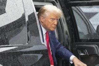 Donald Trump s'est rendu à l'aéroport national Ronald Reagan pour embarquer dans son avion après la fin de l'audience.