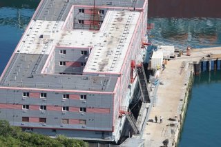 Les premiers migrants ont été installés lundi à bord du "Bibby Stockholm", barge de 93 mètres de long sur 27 de large, amarrée dans le port anglais de Portland (archives).