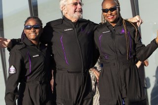 Les trois passagers ont atteint l'espace jeudi.