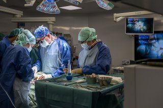 Les hôpitaux, avec les communes, figurent parmi les secteurs les moins bien protégés (archives).