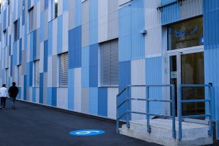 Le site technologique BioArk à Monthey fête ses vingt ans et a inauguré vendredi un nouveau bâtiment. KEYSTONE/JEAN-CHRISTOPHE BOTT