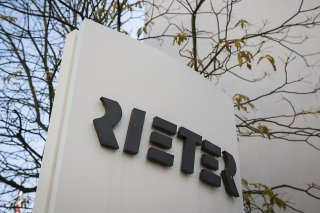 Face à une érosion de la demande plus importante qu'attendu, Rieter s'apprête à sabrer entre 400 et 600 postes supplémentaires, en plus des 300 déjà annoncés en juillet. (archives) KEYSTONE/DOMINIC STEINMANN