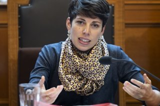 La sénatrice genevoise Lisa Mazzone (Vert-e-s/GE) veut plus de transparence quant aux revenus des parlementaires (archives). KEYSTONE/PETER KLAUNZER