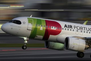 Après neuf mois, TAP Air Portugal a dégagé un bénéfice de 203,5 millions d'euros, contre une perte de 90,8 millions d'euros entre janvier et septembre 2022 (archives). KEYSTONE/AP/ARMANDO FRANCA