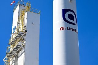 Air Liquide a confirmé ses objectifs annuels, après la publication d'un chiffre d'affaires en recul de 17,4% au troisième trimestre 2023. (archives) KEYSTONE/EPA/FILIP SINGER