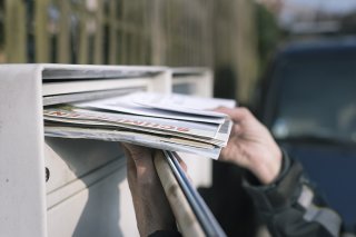 Les femmes constituent la majorité des employés concernés par la suppression d'emploi. La plupart sont âgées de plus de 40 ans (image d'illustration). KEYSTONE/CHRISTIAN BEUTLER
