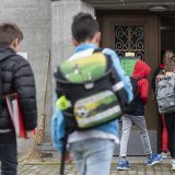 Les Suisses sont globalement assez satisfaits du système scolaire helvétique. Le taux d'approbation est le plus bas dans la partie romanche du pays (photo d'illustration). KEYSTONE/ALESSANDRO DELLA VALLE