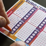 Proposé en Suisse et dans sept autres pays européens, le jeu Eurodreams offre un gain principal sous forme d'une rente mensuelle de 22'222 francs pour une durée de 30 ans. KEYSTONE/SALVATORE DI NOLFI