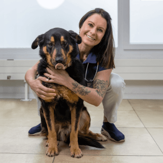 Léonore Lindén et son chien Sherif