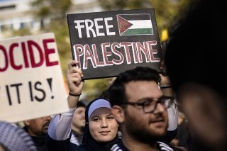 Le principal slogan des manifestants était "Free Palestine". KEYSTONE/MICHAEL BUHOLZER