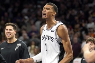 Wembanyama a frappé fort jeudi en marquant 38 points face aux Suns KEYSTONE/AP/Darryl Webb