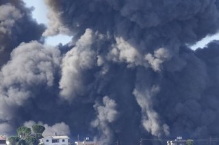 Tsahal a mené des raids aériens pour répondre aux attaques du Hezbollah, samedi au sud Liban. KEYSTONE/AP/Hussein Malla