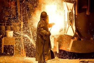 L'industrie allemande reste confrontée aux prix élevés dans l'énergie, à la hausse des taux d'intérêts et à la faiblesse d'importants partenaires économiques, en particulier la Chine. (archives) KEYSTONE/DPA/JULIAN STRATENSCHULTE