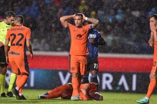 Benjamin Pavard souffre d'une luxation du genou gauche KEYSTONE/EPA/MICHELE MARAVIGLIA