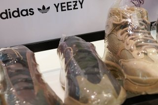 La collaboration entre Adidas et la star américaine a longtemps été l'une des plus fructueuses du monde de la mode. (Archive) KEYSTONE/AP/SETH WENIG