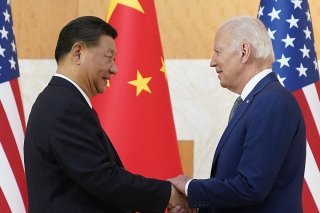 La dernière rencontre entre Xi Jinping (à gauche sur le cliché) et Joe Biden a eu lieu en novembre 2022 à Bali, en marge d'un sommet du G20 (archives). KEYSTONE/AP/ALEX BRANDON