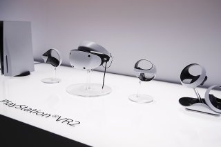 Pour l'ensemble de l'exercice 2023/24 qui se terminera fin mars prochain, Sony table désormais sur un bénéfice net de 880 milliards de yens, contre 860 milliards attendus en août (archives). KEYSTONE/EPA/CAROLINE BREHMAN