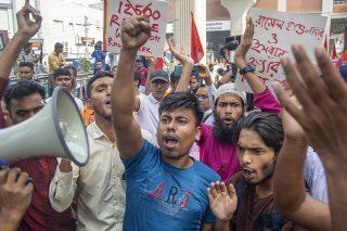 Les conditions de travail de bon nombre des quatre millions de travailleurs du textile au Bangladesh sont désastreuses. KEYSTONE/EPA/MONIRUL ALAM