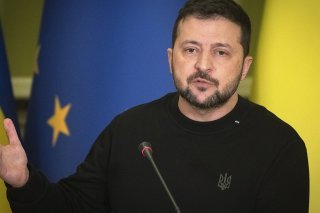 Le président ukrainien Volodymyr Zelensky a affirmé dimanche que son pays est en train de renforcer ses défenses pour protéger les infrastructures clés, notamment énergétiques, en vue de l'hiver (Archives). KEYSTONE/AP/Efrem Lukatsky