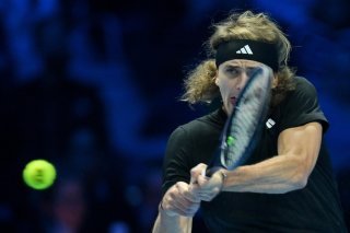 Zverev a battu Alcaraz en trois sets lundi à Turin KEYSTONE/EPA/ALESSANDRO DI MARCO
