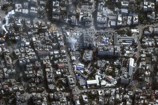 Plusieurs services de l'hôpital al-Chifa ont été détruits, a affirmé le gouvernement du Hamas. KEYSTONE/AP