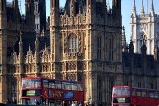 Le niveau d'imposition au Royaume-Uni reste cependant historiquement élevé après les dépenses liées à la pandémie et le soutien aux factures énergétiques depuis l'invasion russe de l'Ukraine. (EPA/ANDY RAIN) KEYSTONE/EPA/ANDY RAIN