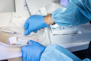 Les vaccins contre le Covid-19 seront financés par la Confédération jusqu'à mi-2024 (archives). KEYSTONE/JEAN-CHRISTOPHE BOTT