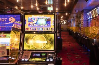 Vingt-deux concessions de maisons de jeu ont été attribuées pour la période 2025-2044 en Suisse (illustration). KEYSTONE/ENNIO LEANZA