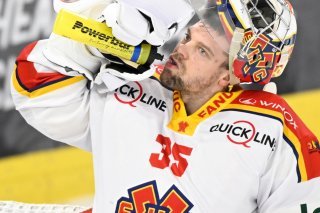 Le portier du HC Bienne Harri Säteri fait partie des meilleurs gardiens de la National League. KEYSTONE/MARCEL BIERI