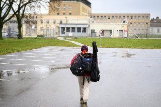 L'activiste climatique est entré mardi matin en prison à Orbe, où il restera deux mois. KEYSTONE/LAURENT GILLIERON