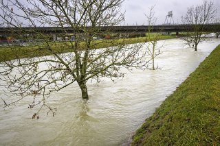 La rivière l'Orbe, dans le canton de Vaud, photographiée mardi près de la commune du même nom. KEYSTONE/LAURENT GILLIERON