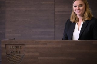La conseillère d'Etat vaudoise Valerie Dittli peut avoir le sourire: après 2023, son deuxième budget, pour 2024, a été accepté mardi par le Grand Conseil (archives). Keystone/LAURENT GILLIERON